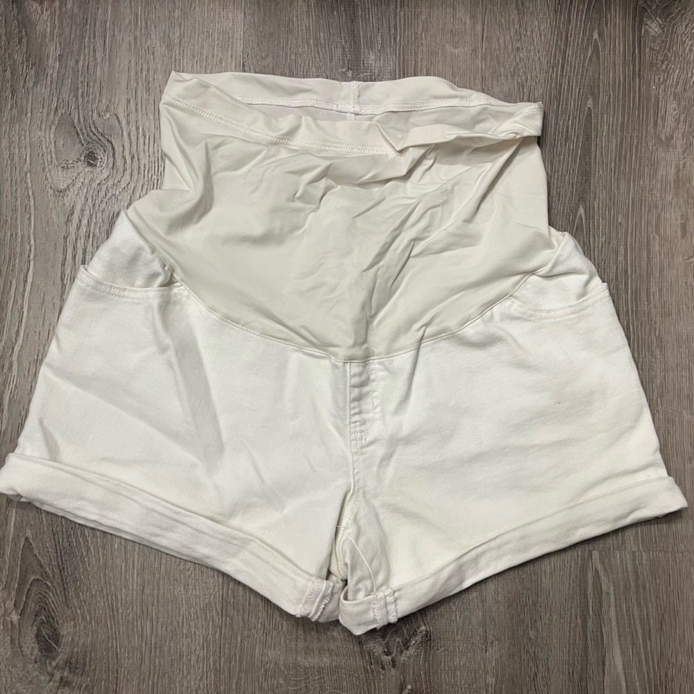 Women's Liz Lange Maternity White Jean Shorts- Size Medium- Pre-owned